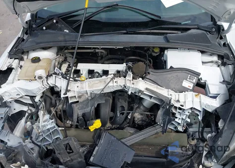 2016 Ford Focus Se z USA, uszkodzony, nr VIN 1FADP3F21GL231026